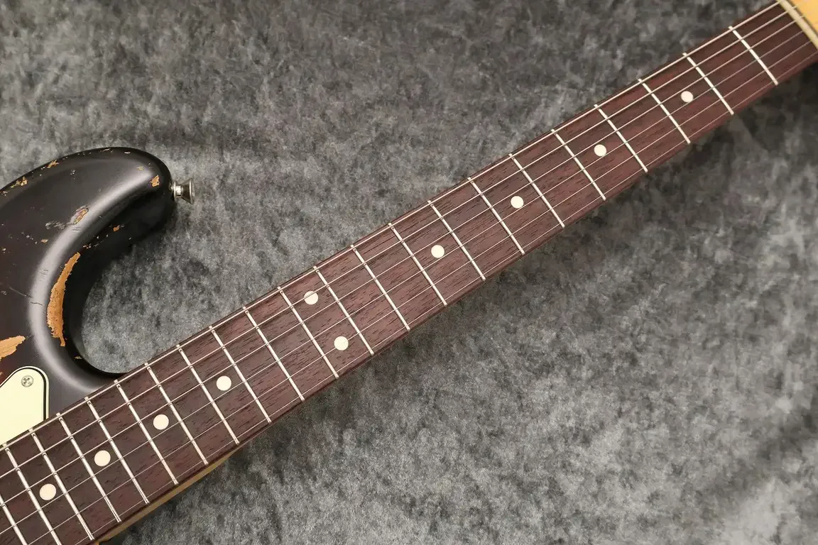 Sugi Kurosawa Limited Stargazer 3S Alder/Vintage Rosewood FB · 3Tone Sunburst Heavy Aged · Instrument photo 9