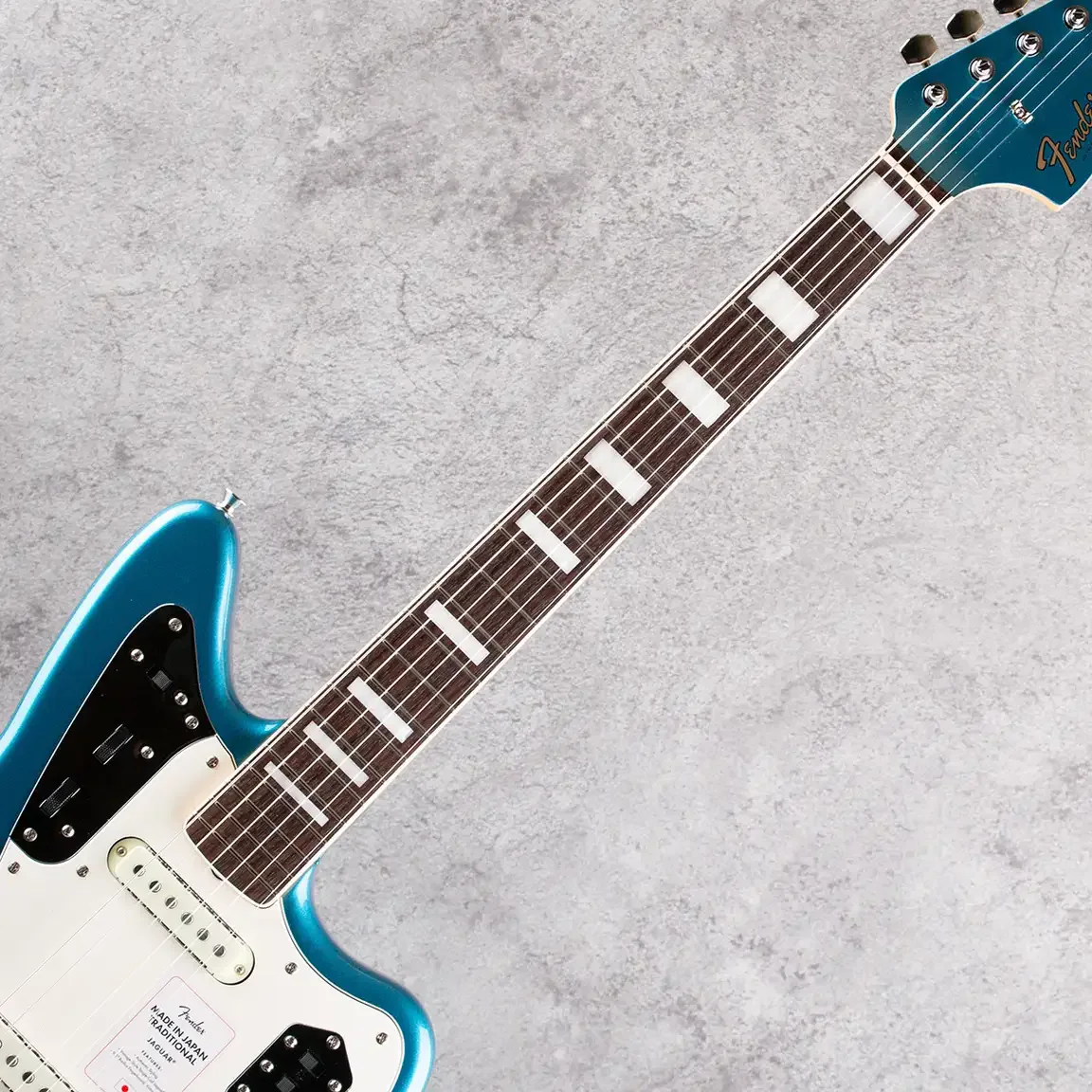 Fender Made in Japan Traditional Late 60s Jaguar · Lake Placid Blue · 实物细节