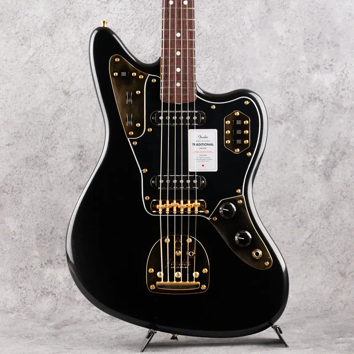 Fender Made in Japan Traditional 2025 Collection 60s Jaguar · Black Pearl · 实物琴体与表面