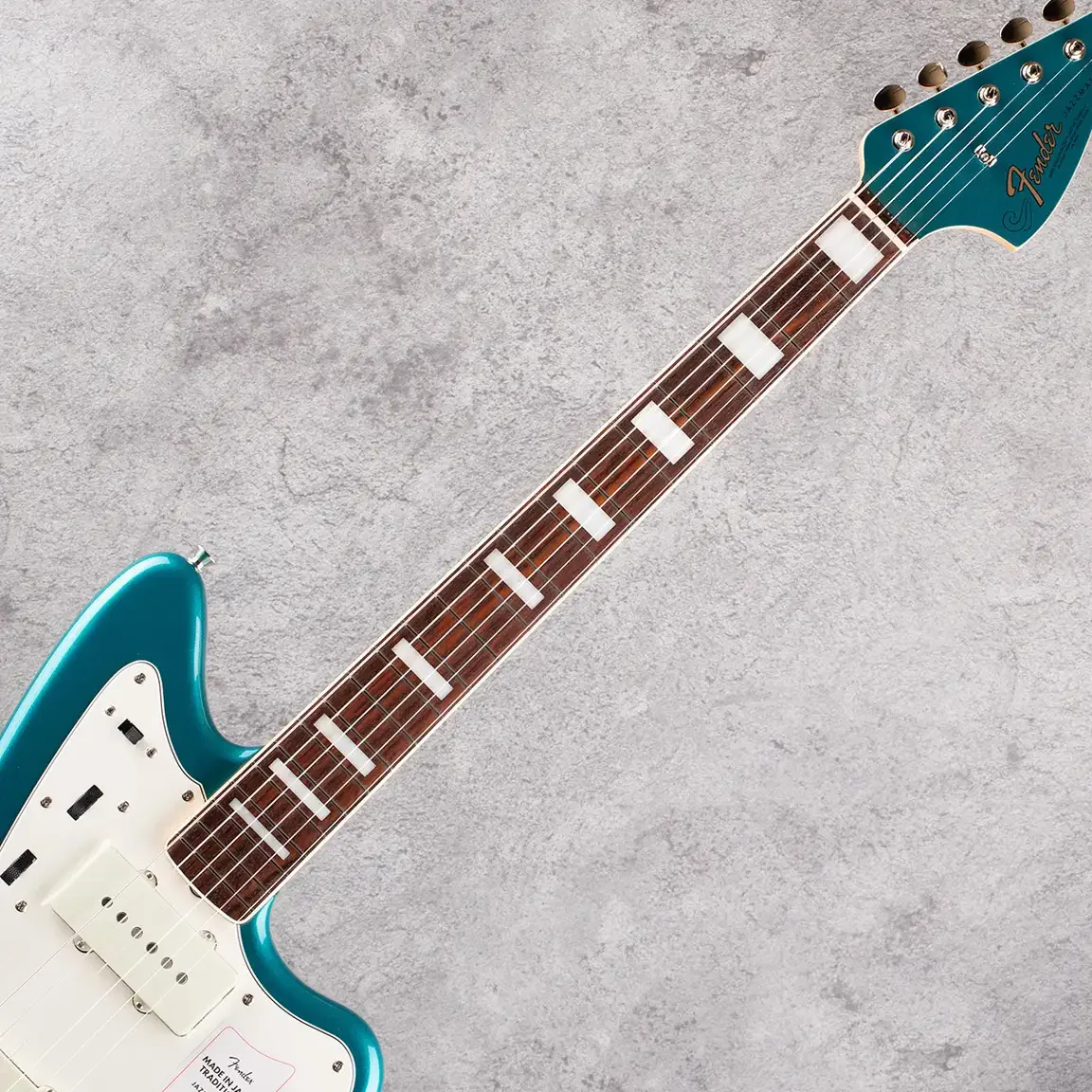 Fender Made in Japan Traditional Late 60s Jazzmaster · Ocean Turquoise Metallic · Actual instrument detail