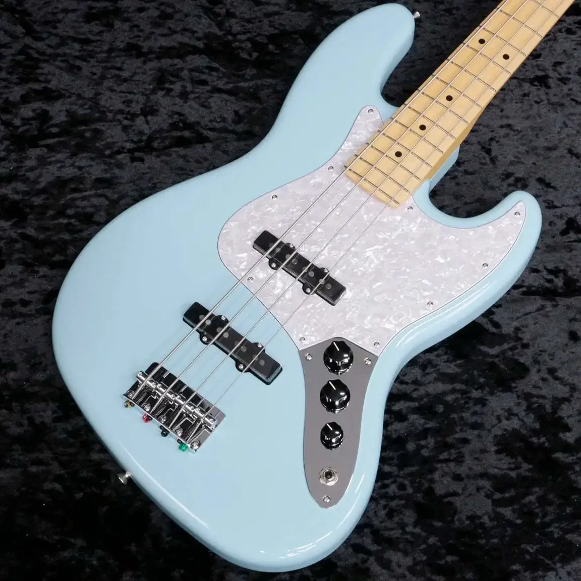 Fender Made in Japan Hybrid II FSR Collection Jazz Bass · Daphne Blue · Actual body and surface