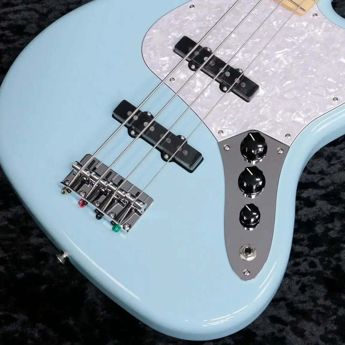 Fender Made in Japan Hybrid II FSR Collection Jazz Bass · Daphne Blue · Actual instrument detail