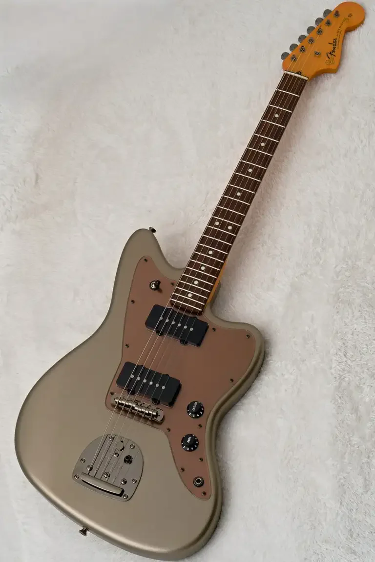 Fender 2026 Made in Japan Hybrid II Jazzmaster · Matte Champagne Mirage