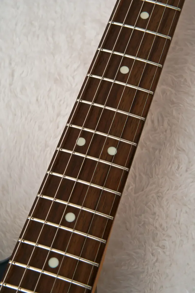 Fender 2026 Made in Japan Hybrid II Jazzmaster · Satin Metallic Matte Phantom Black · 琴颈与指板细节