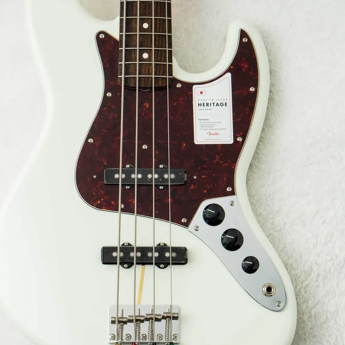 Fender Made in Japan Heritage 60s Jazz Bass · Olympic White · Body, pickups and controls