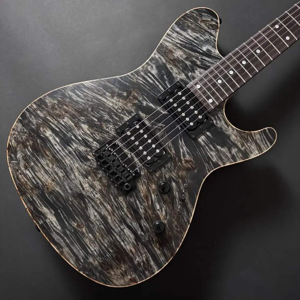 Sugi DS496MDR 324 24F POP/HM5P/ASH2P · Grey Black · 灰黑色外观 · 实物照片 3