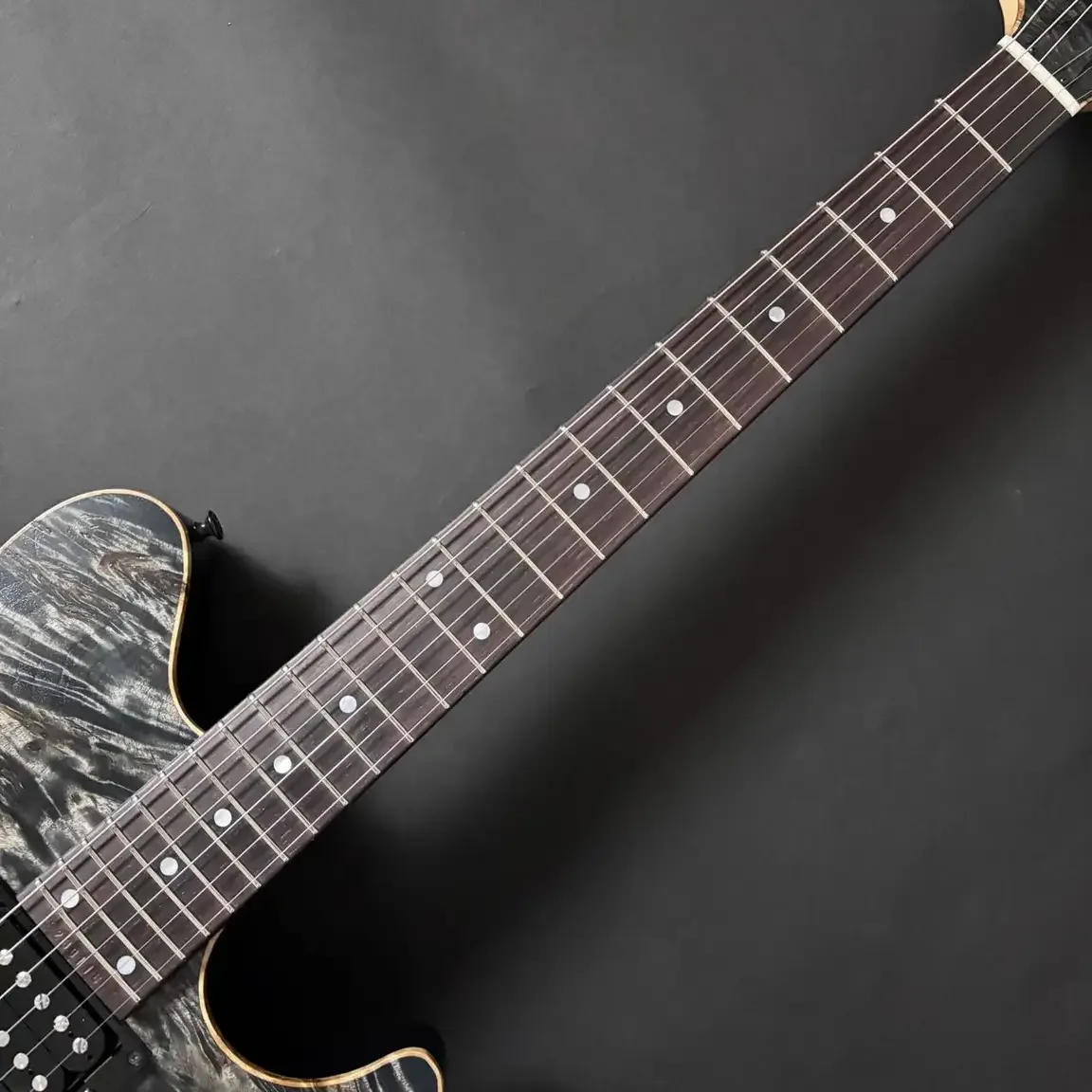 Sugi DS496MDR 324 24F POP/HM5P/ASH2P · Grey Black · 灰黑色外观 · 实物照片 7