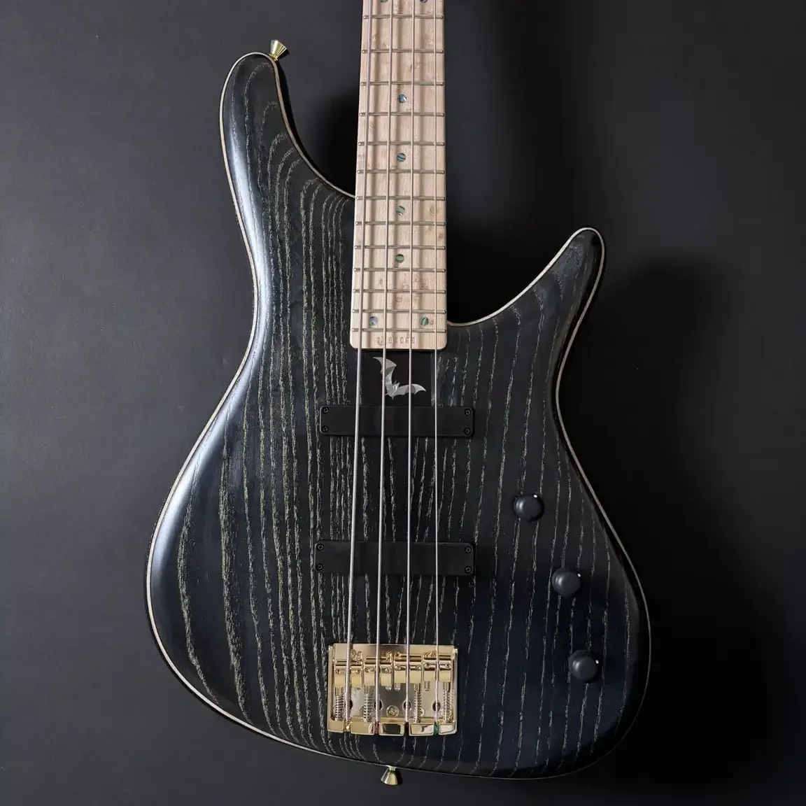 Sugi NB4M SL-ASH2P · SBK(G) · Instrument photo 2