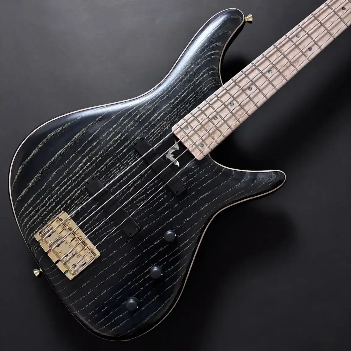 Sugi NB4M SL-ASH2P · SBK(G) · Instrument photo 3