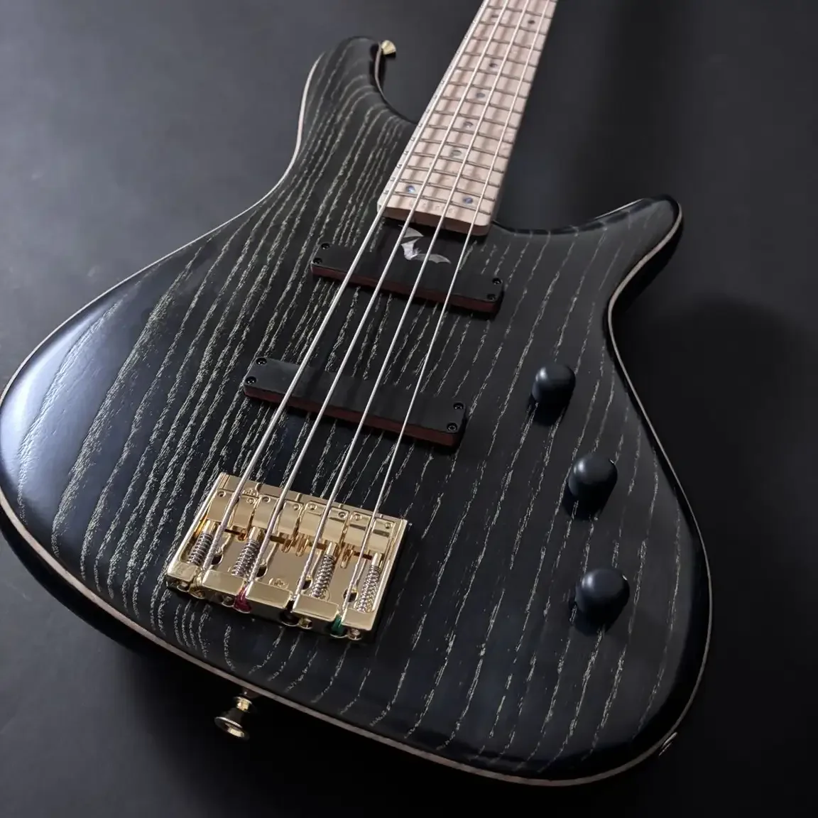 Sugi NB4M SL-ASH2P · SBK(G) · Instrument photo 4