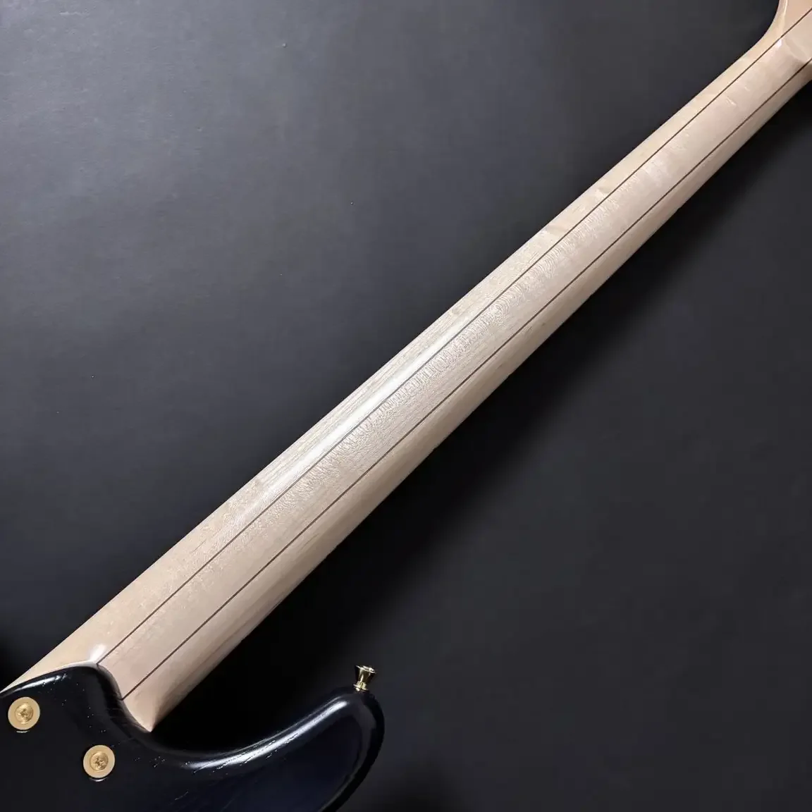 Sugi NB5M SL-ASH2P · SBK(G) · Instrument photo 7