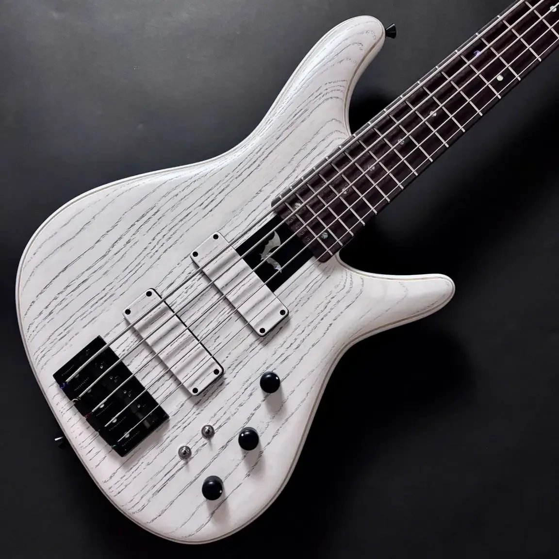 Sugi NB5IR SL-ASH2P HH · FIV · Instrument photo 3