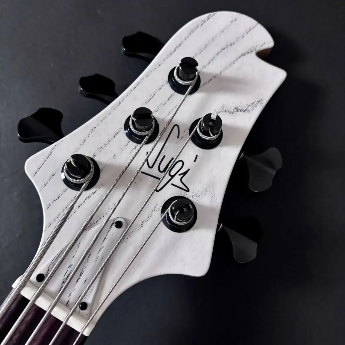 Sugi NB5IR SL-ASH2P HH · FIV · Instrument photo 9