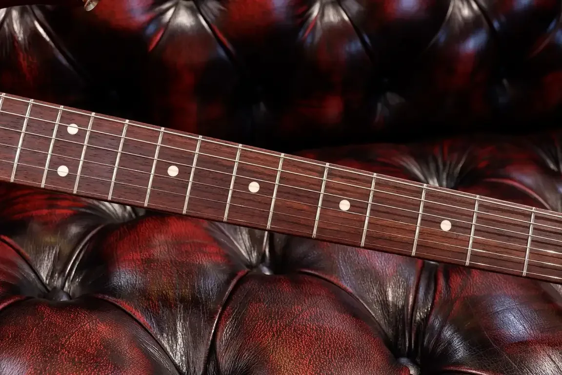 Sugi Limited SGZ R SSS ALD/HM · Candy Apple Red Heavy Aged · Instrument photo 8