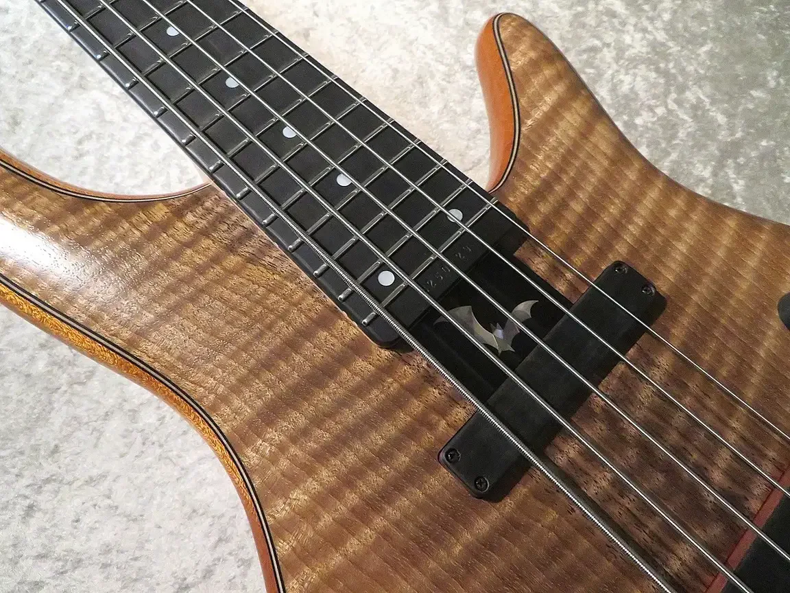 Sugi NB5E BTN-WN/A-MAHO Active · Natural · Instrument photo 5