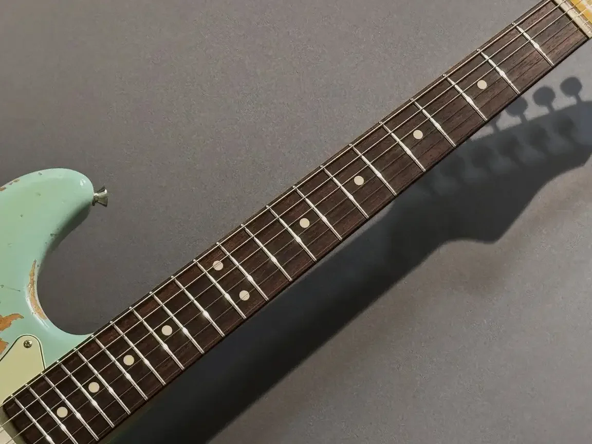Sugi Stargazer SSS Alder/Vintage Rosewood FB · Surf Green Heavy Aged · Instrument photo 4