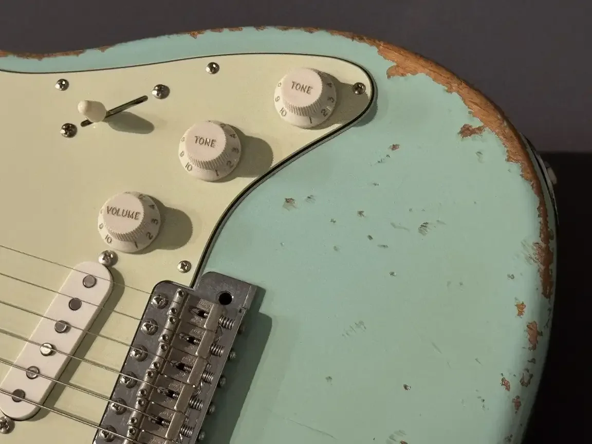 Sugi Stargazer SSS Alder/Vintage Rosewood FB · Surf Green Heavy Aged · Instrument photo 6