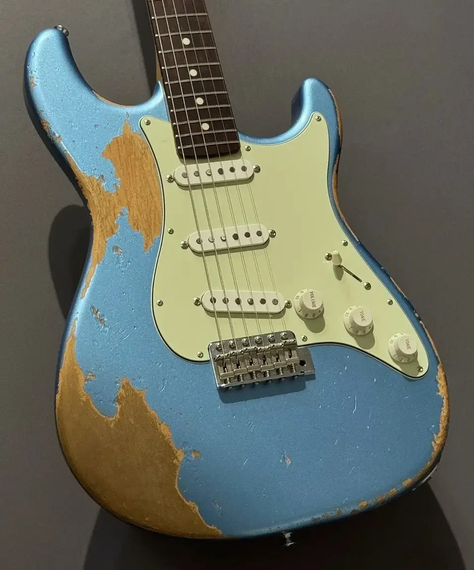 Sugi Stargazer SSS Alder/Vintage Rosewood FB · Ice Blue Metallic Heavy Aged · Instrument photo 2